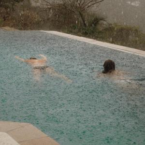 美女裸体❌开腿玩小玩具电影视频无需下载在线观看
